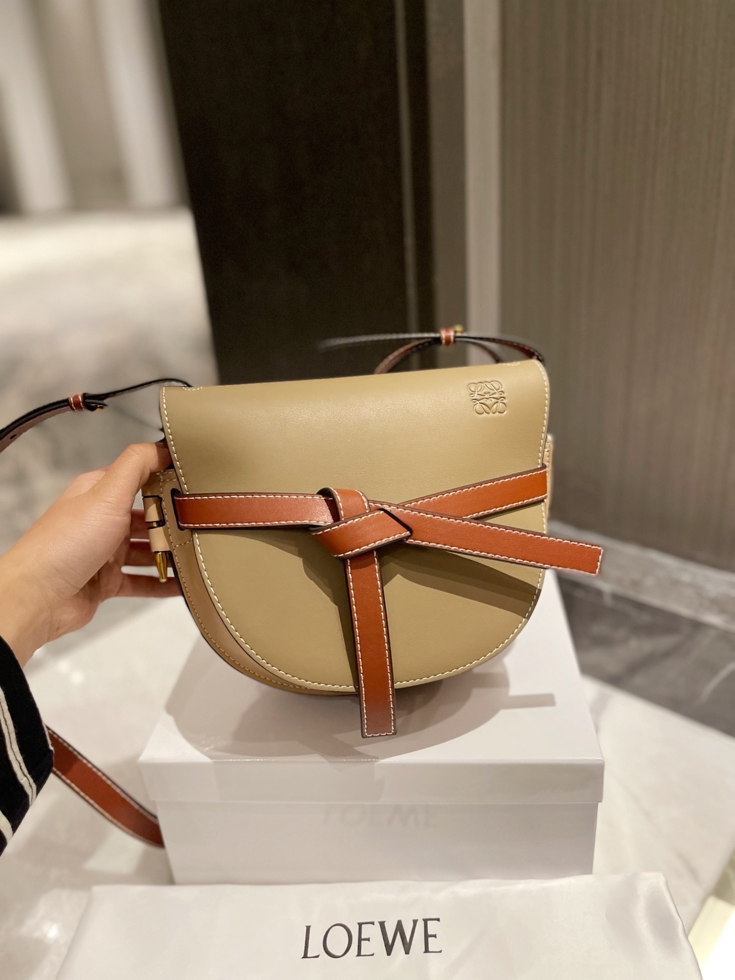 L style Gate Bag Saddle Bag Crossbody Bag-Luxeon