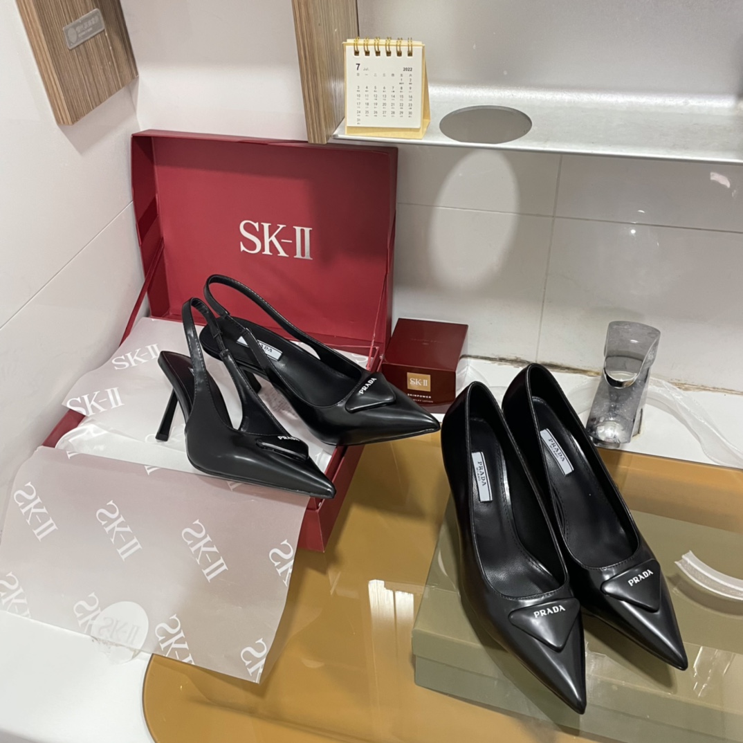 P style classic patent leather sandals high heels-Luxeon