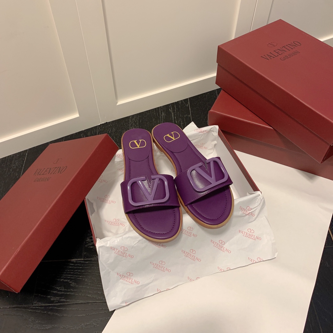 Valentino spring and summer new V flat slippers-Luxeon