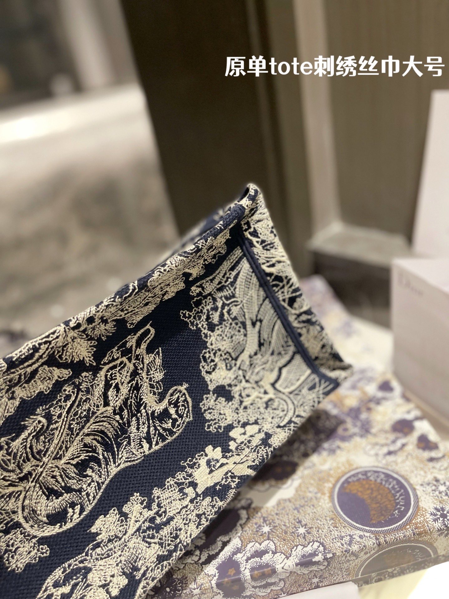 D style Book Tote Classic Handbags-Luxeon