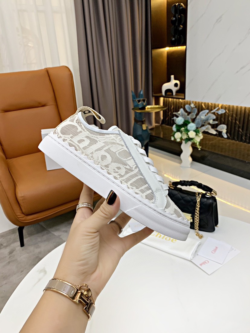 Openwork mesh casual shoes