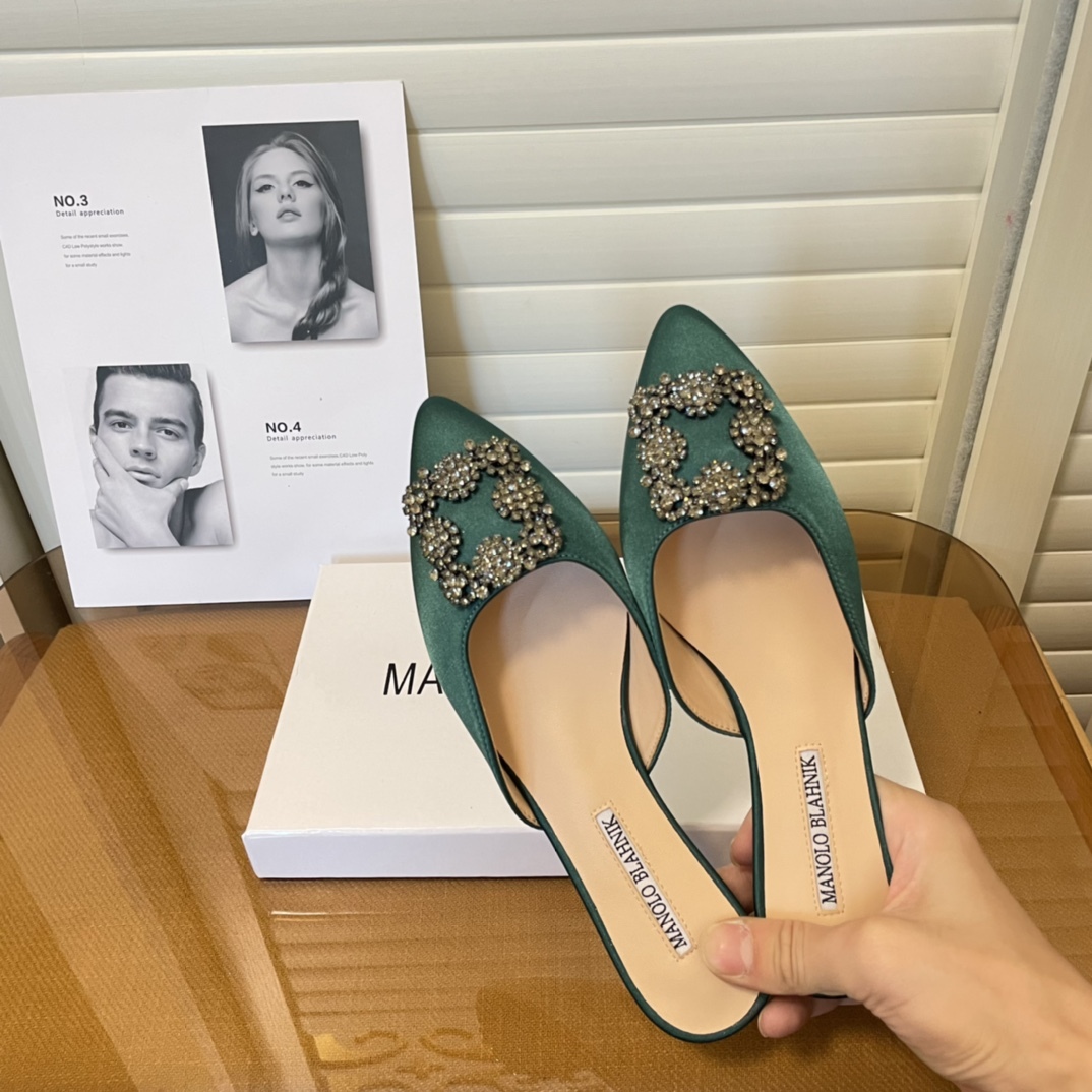 Manolo Blahnik pointed toe flat slippers-Luxeon