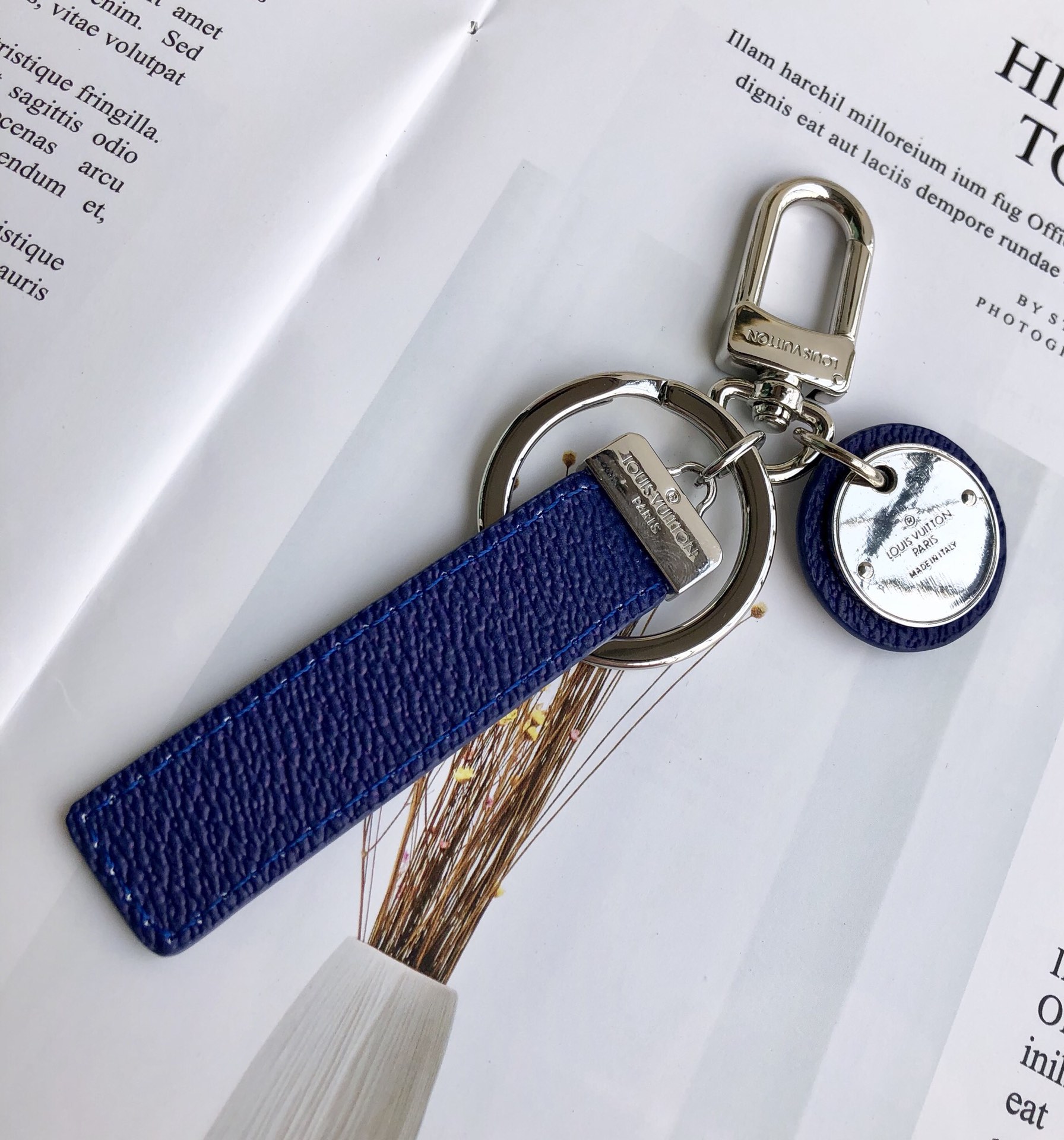 L style bag decoration key chain-Luxeon