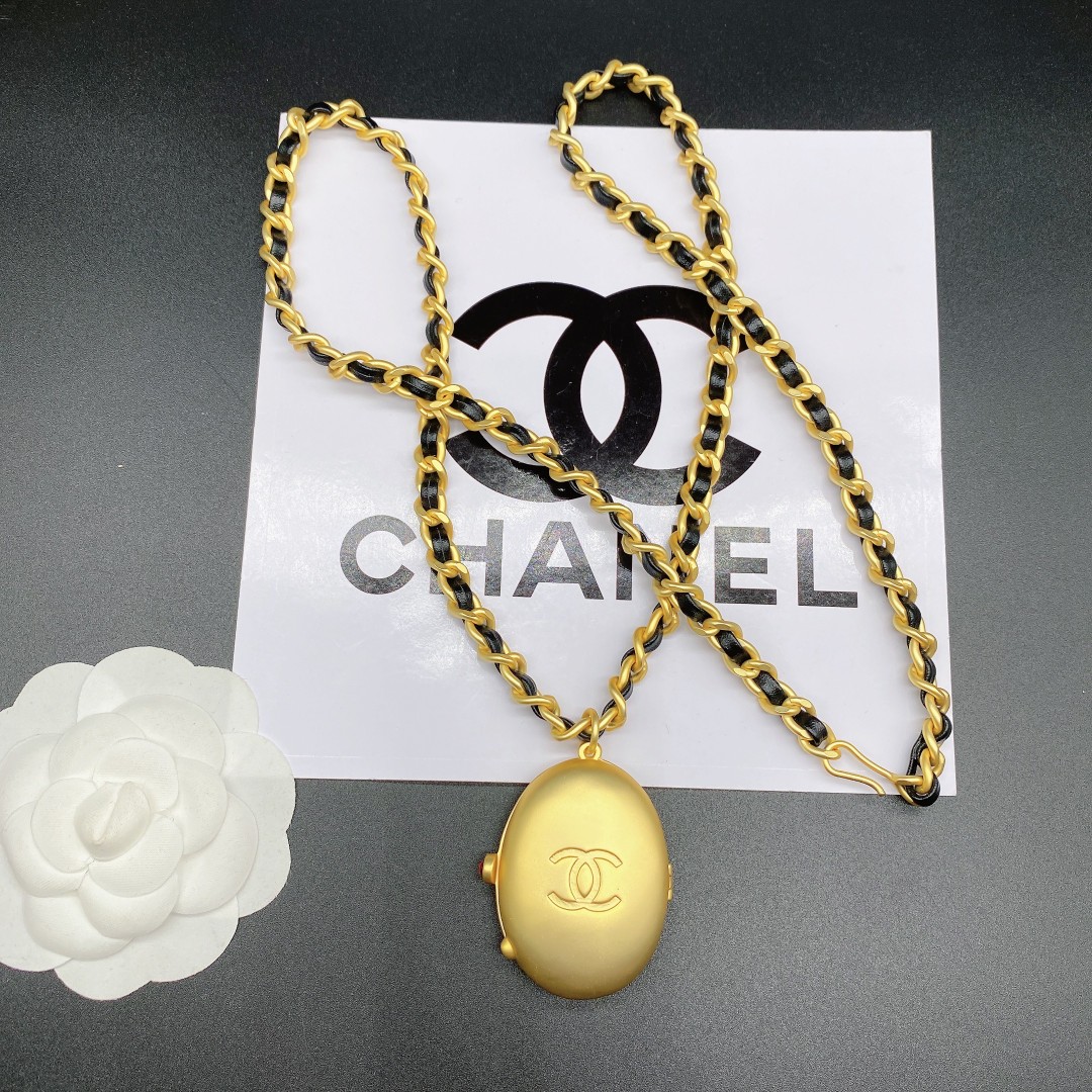 C style New Necklace-Luxeon