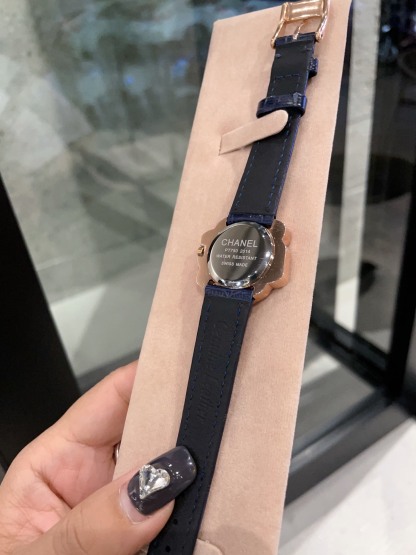 C style Women Watch Cowhide Band Flower Shape Swiss Quartz Movement-Luxeon