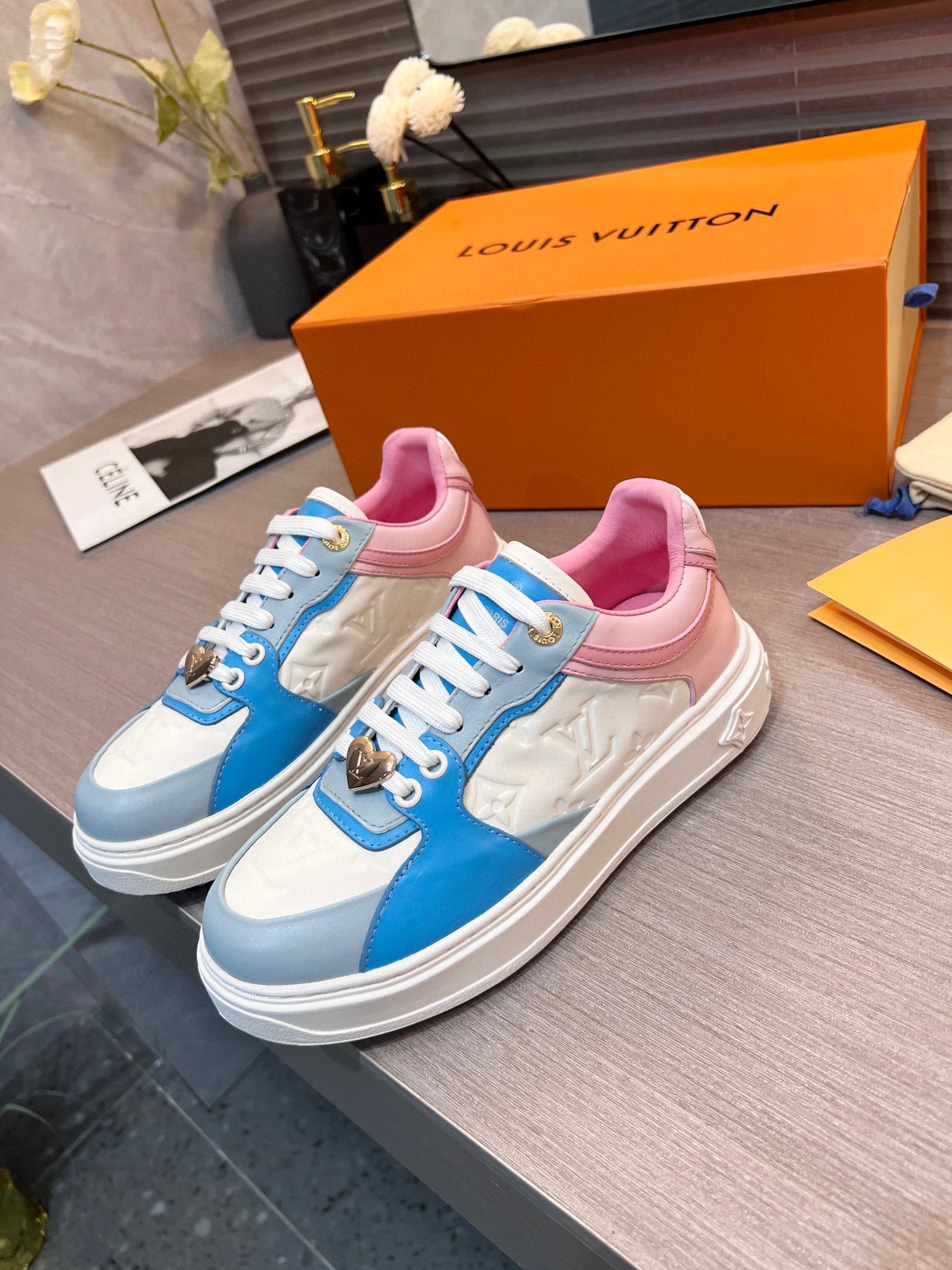 L style trendy women sneakers casual shoes-Luxeon