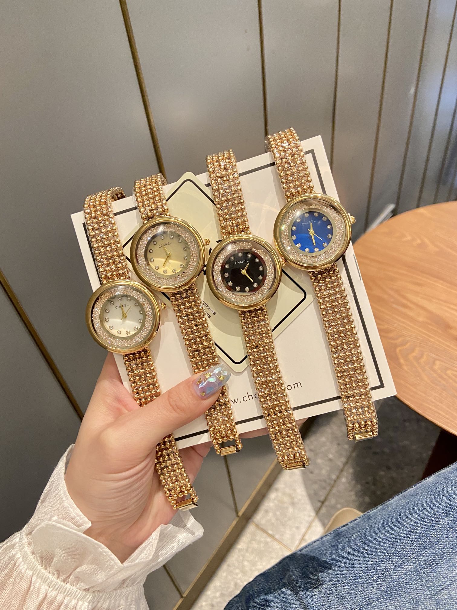 C style Women Wristwatch Quartz Movement Elegant Fashion-Luxeon
