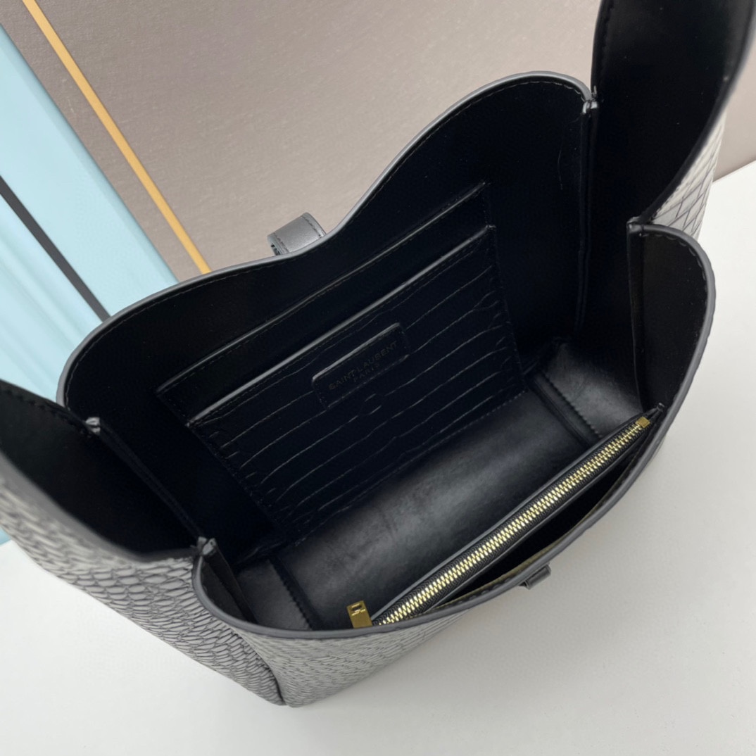 Y style hobo rose handbag-Luxeon