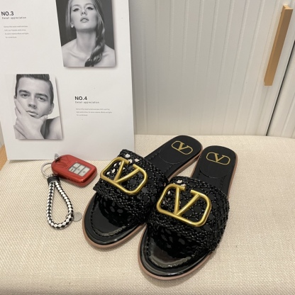 VALENTINO new hollow out slippers-Luxeon