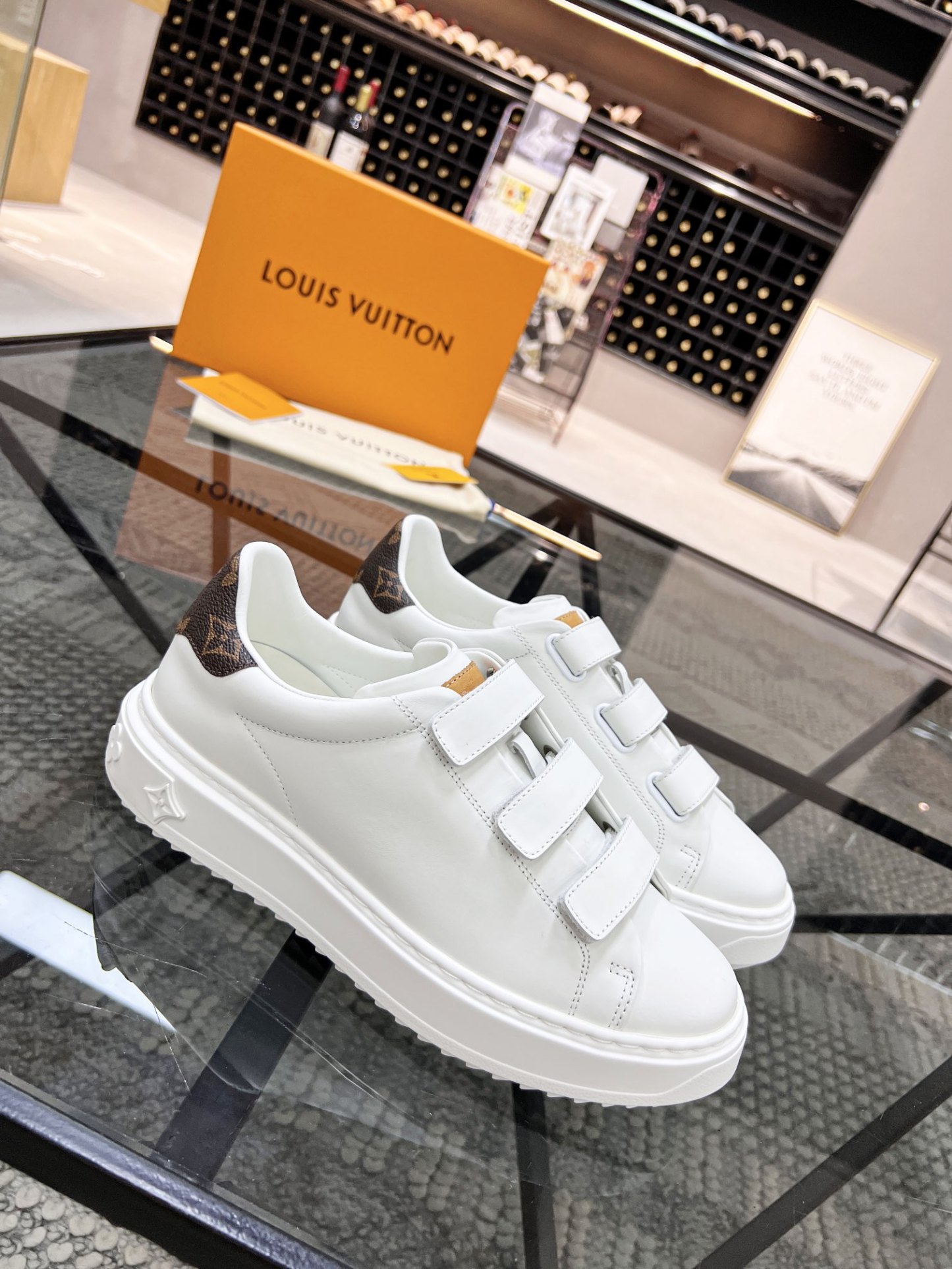 L style trendy women sneakers casual shoes-Luxeon