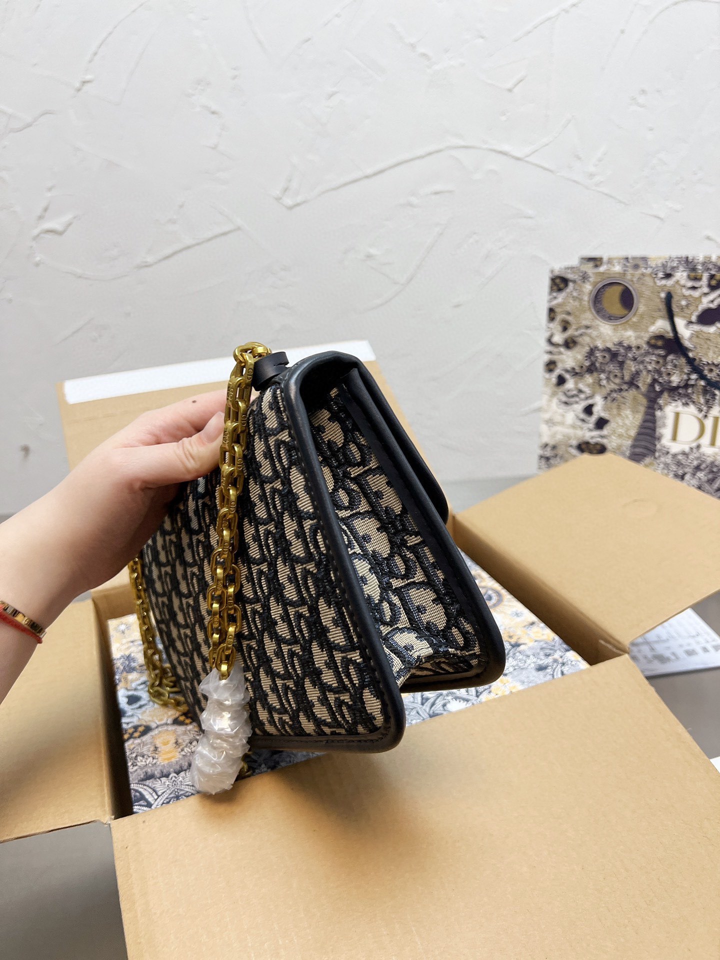 D style Addict Shoulder Bags Metal Chain Bags-Luxeon