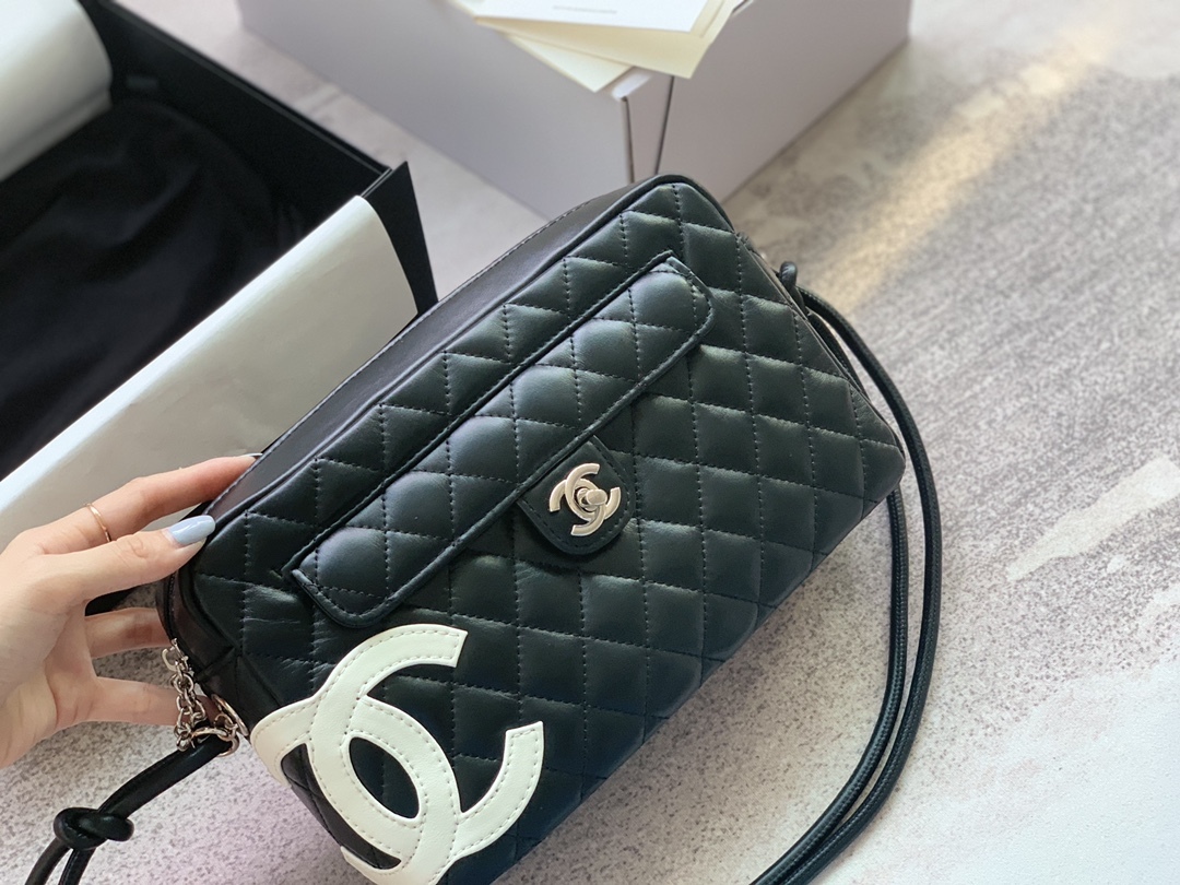 C style vintage handbag-Luxeon