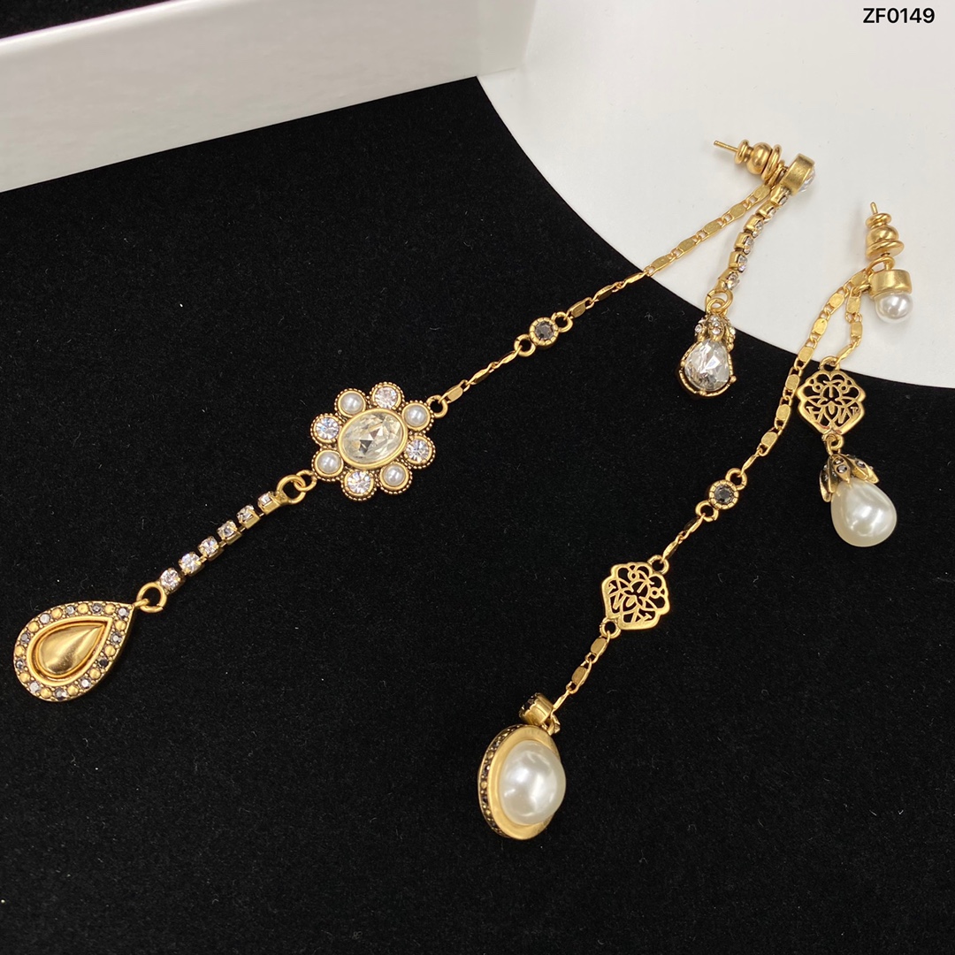 McQueen Fashion Classic Earrings-Luxeon