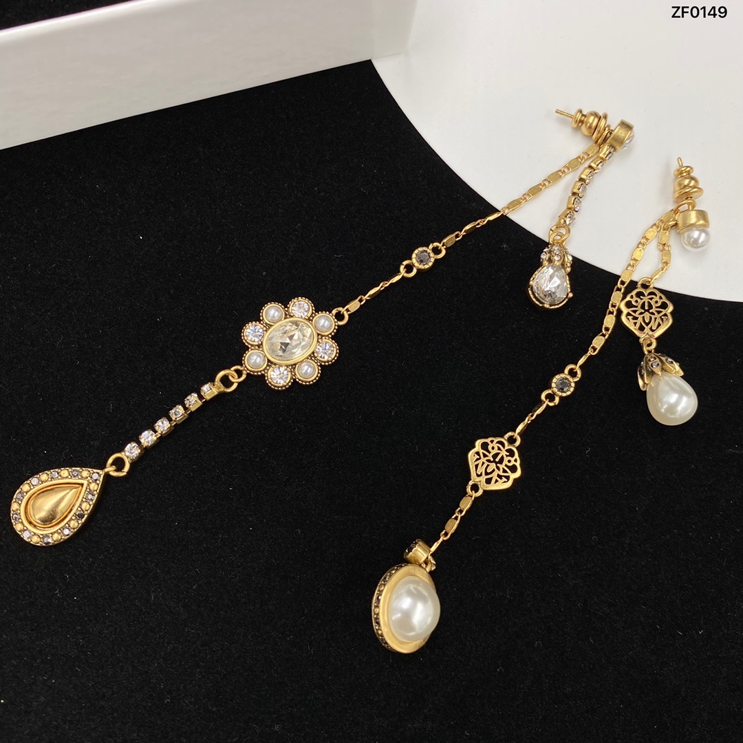 McQueen Fashion Classic Earrings-Luxeon