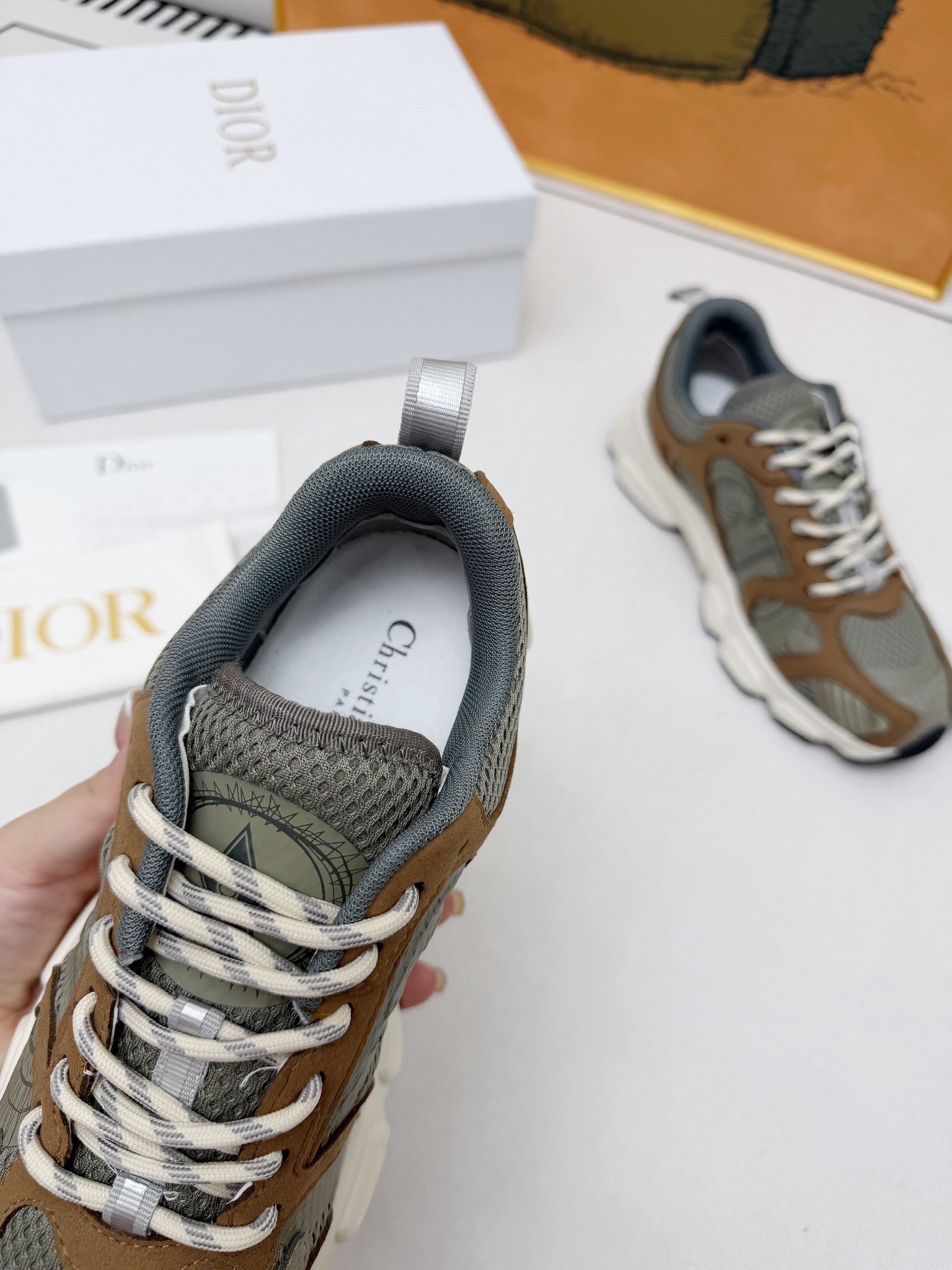 Mesh casual shoes