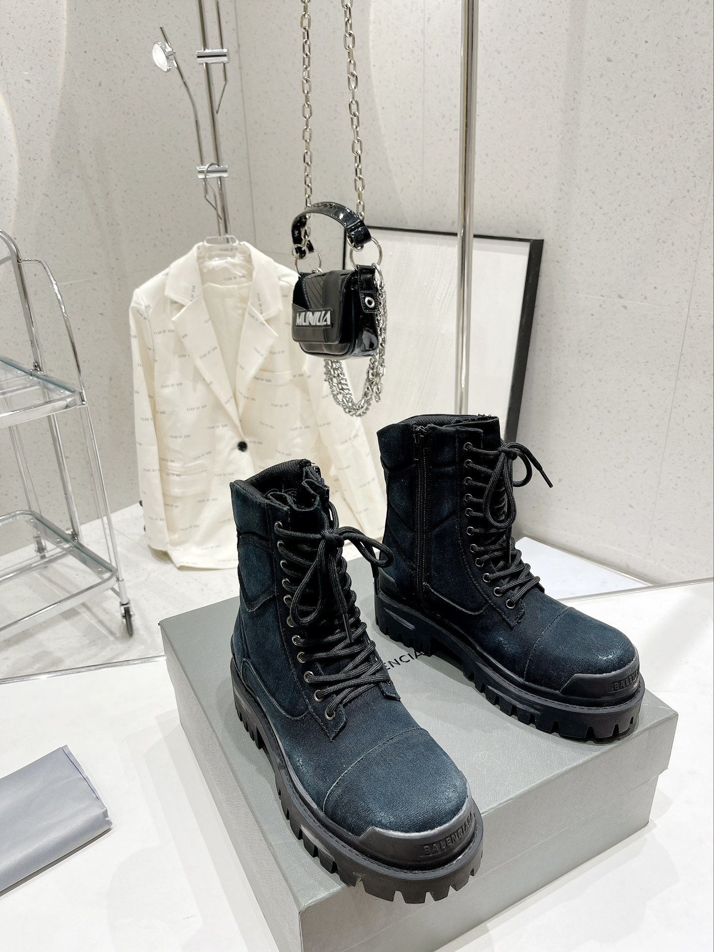 B style Strike big toe boots-Luxeon