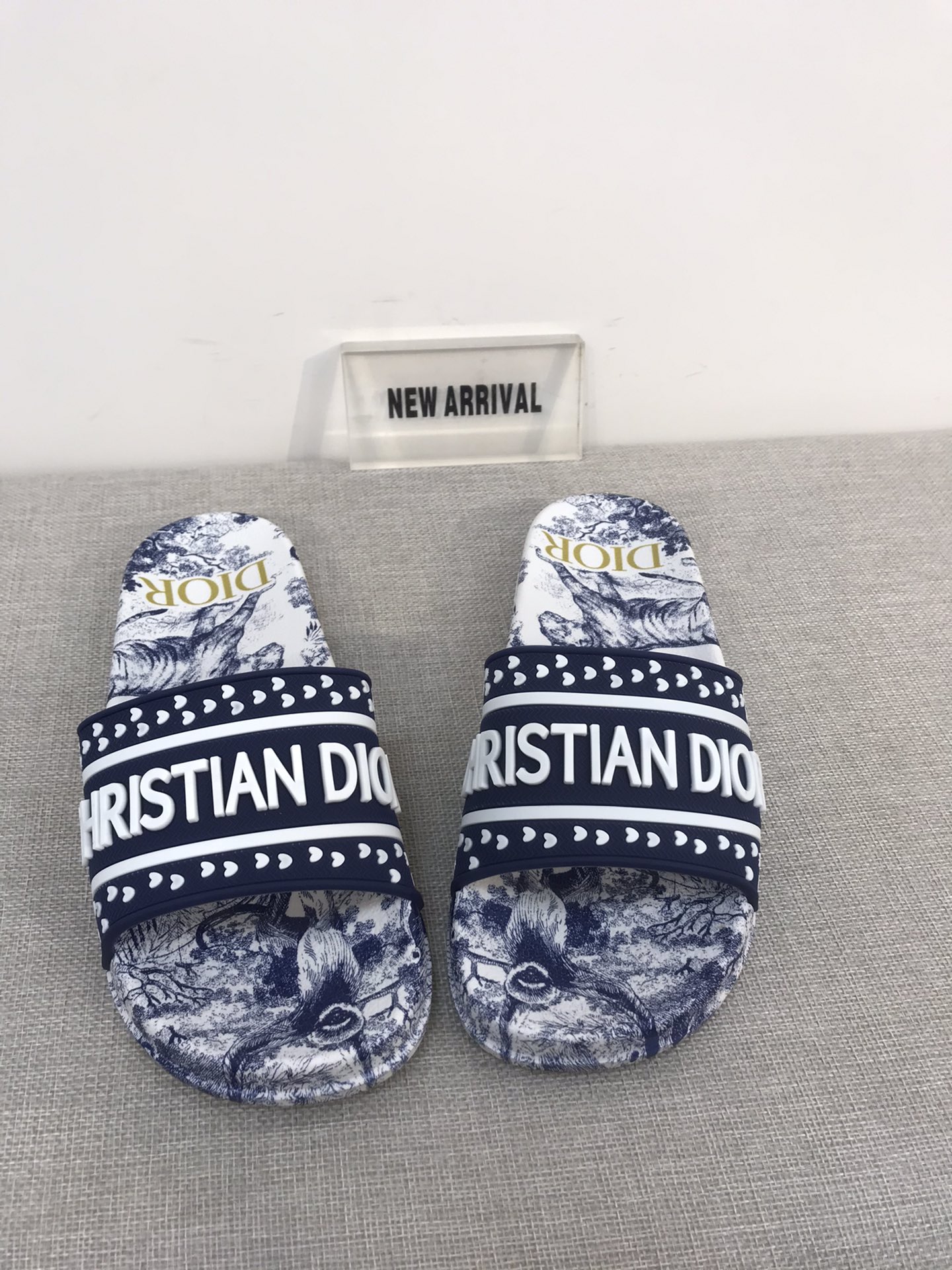 D style's New Flat Bottom Comfortable Non-slip Slippers-Luxeon