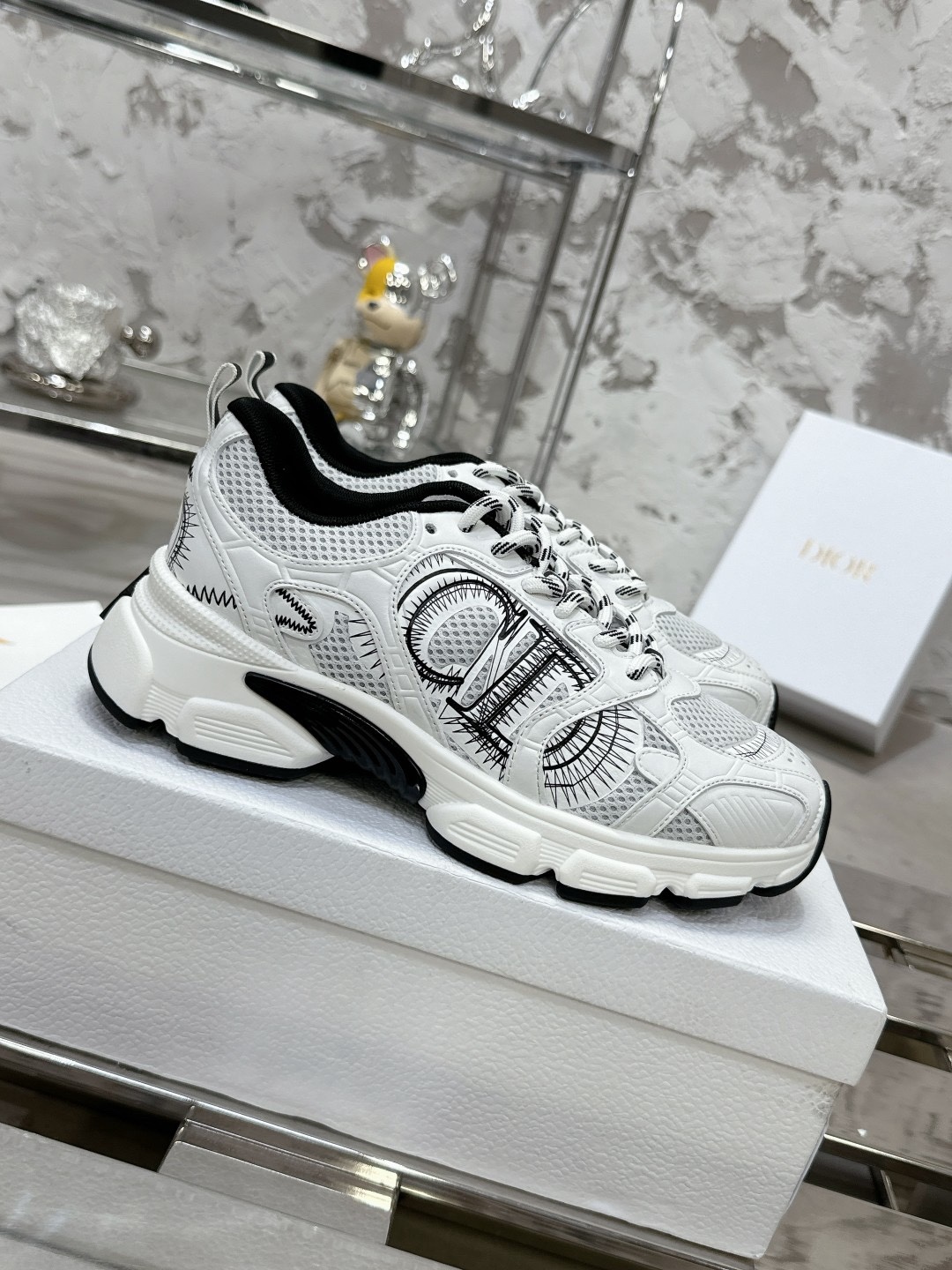 Mesh casual athletic shoes