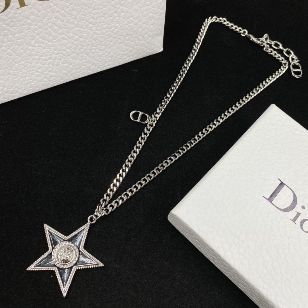 D style Fashion Quagram Star Necklace-Luxeon