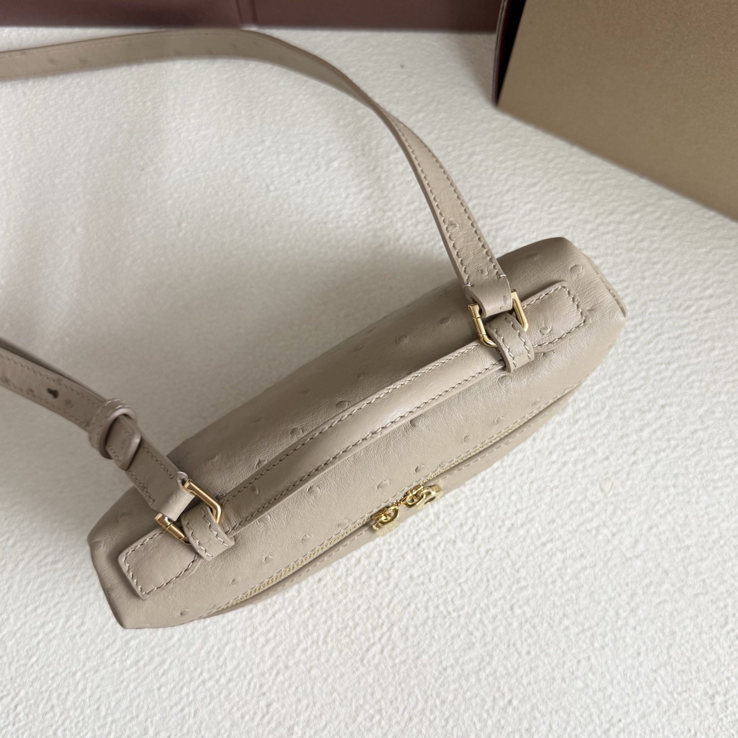Ostrich-embossed wide-opening clutch FAN1034/19*11*6.5cm