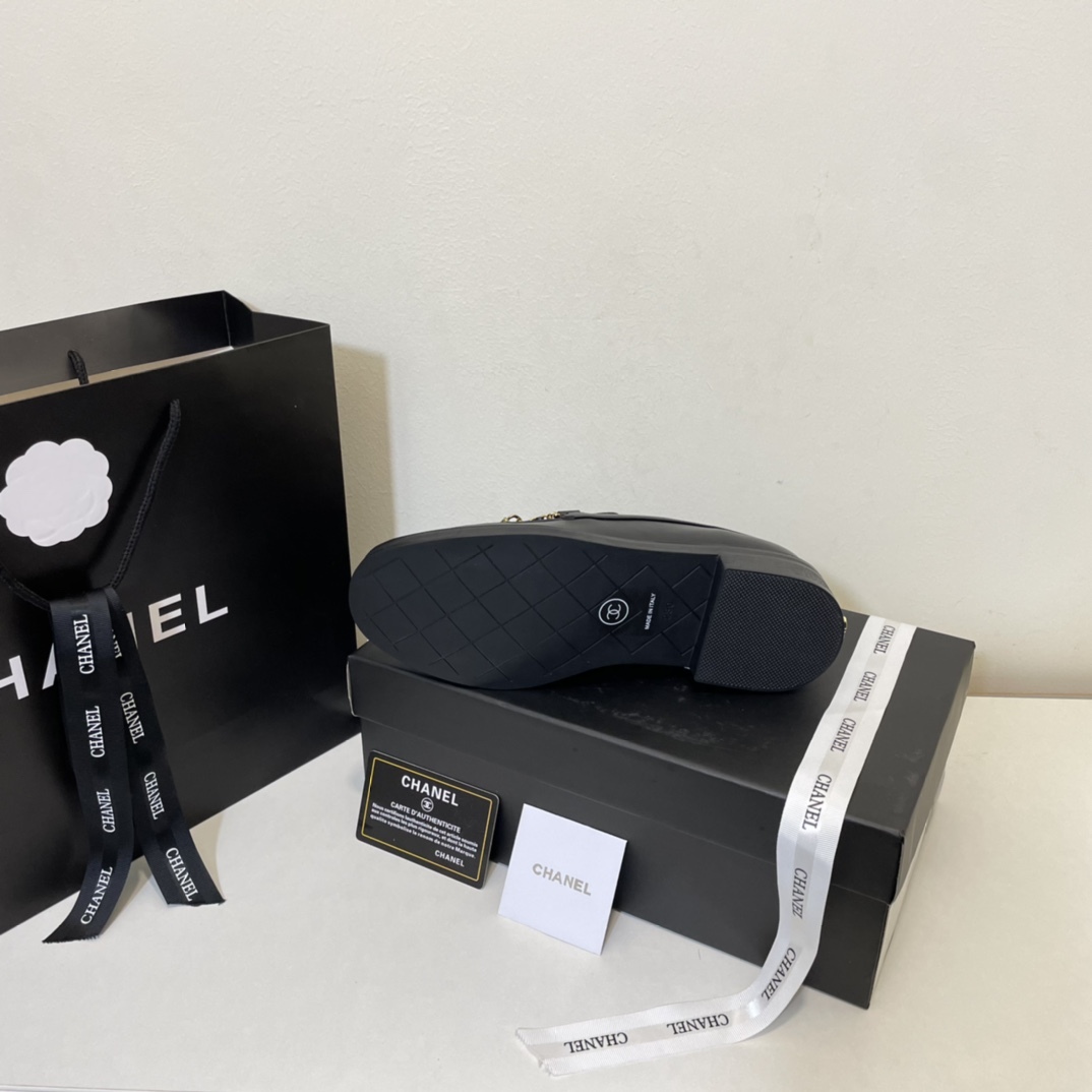 C style Double C Chain Loafers-Luxeon