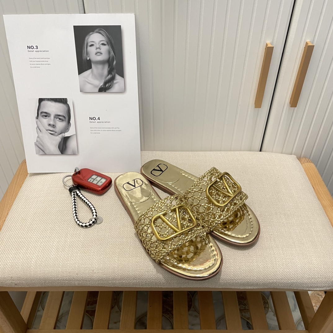 VALENTINO new hollow out slippers-Luxeon