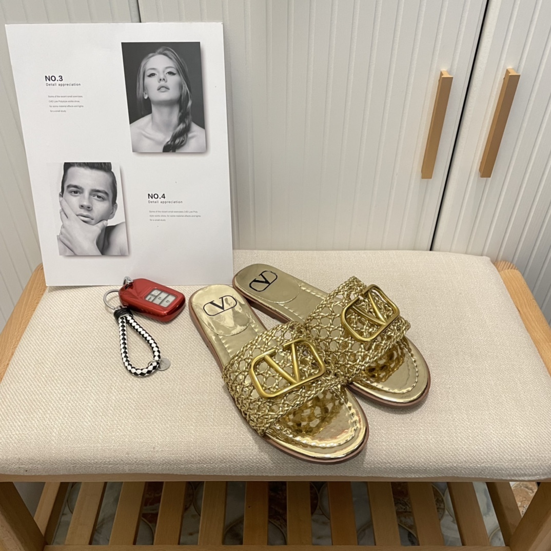 VALENTINO new hollow out slippers-Luxeon