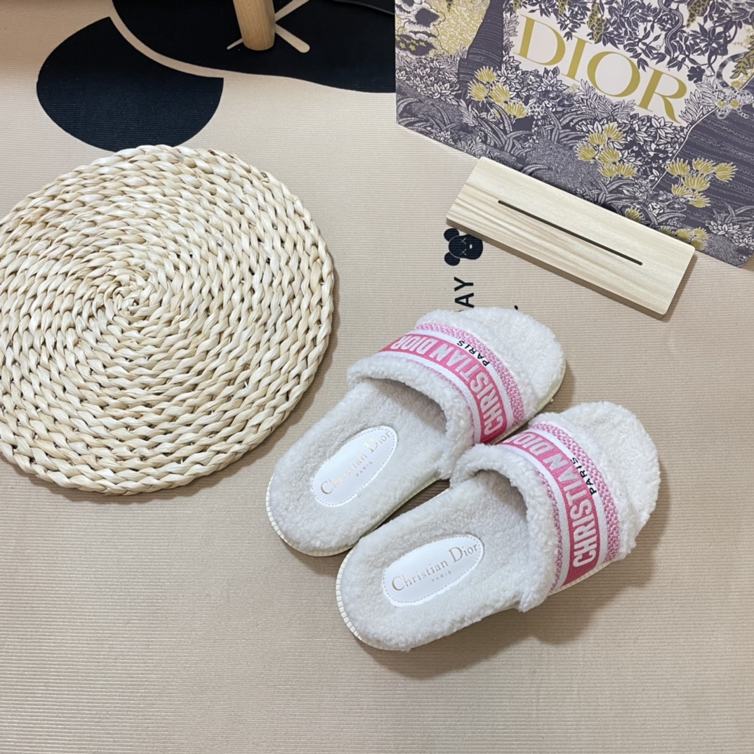 D style Autumn& winter new embroideried wool slippers-Luxeon