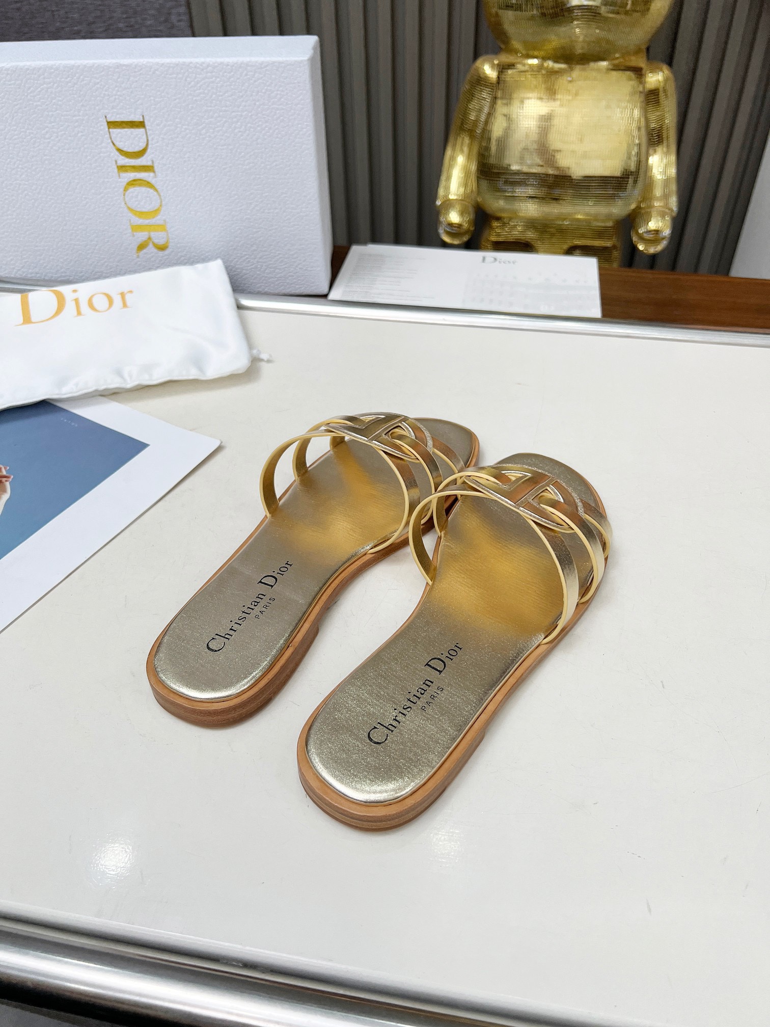 Women hollow slippers 35-42