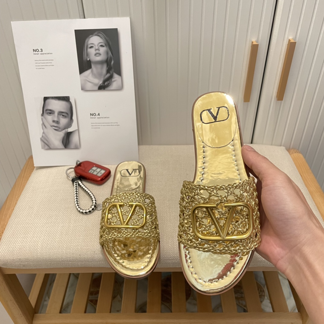 VALENTINO new hollow out slippers-Luxeon