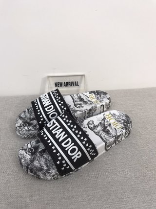 D style's New Flat Bottom Comfortable Non-slip Slippers-Luxeon