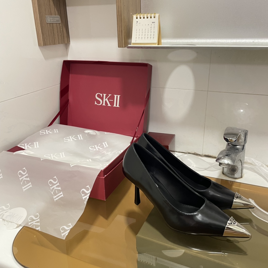P style classic patent leather sandals high heels-Luxeon