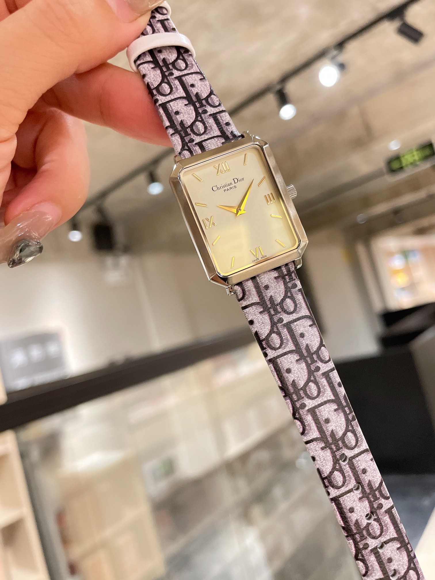 D style Malice Series Classic Vintage Watch 316 Fine Steel Roman Scale Quartz Movement-Luxeon