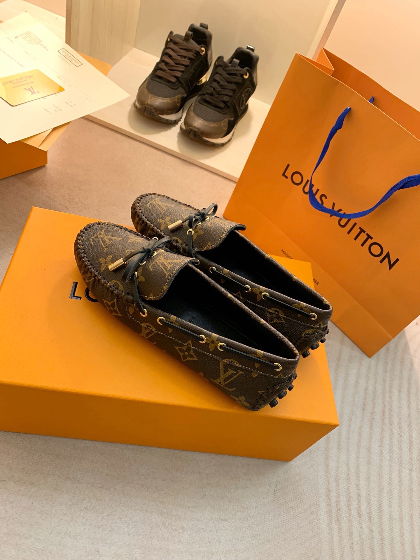 Casual leather shoes