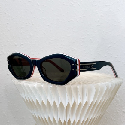 D style Fashion Sunglasses-Luxeon
