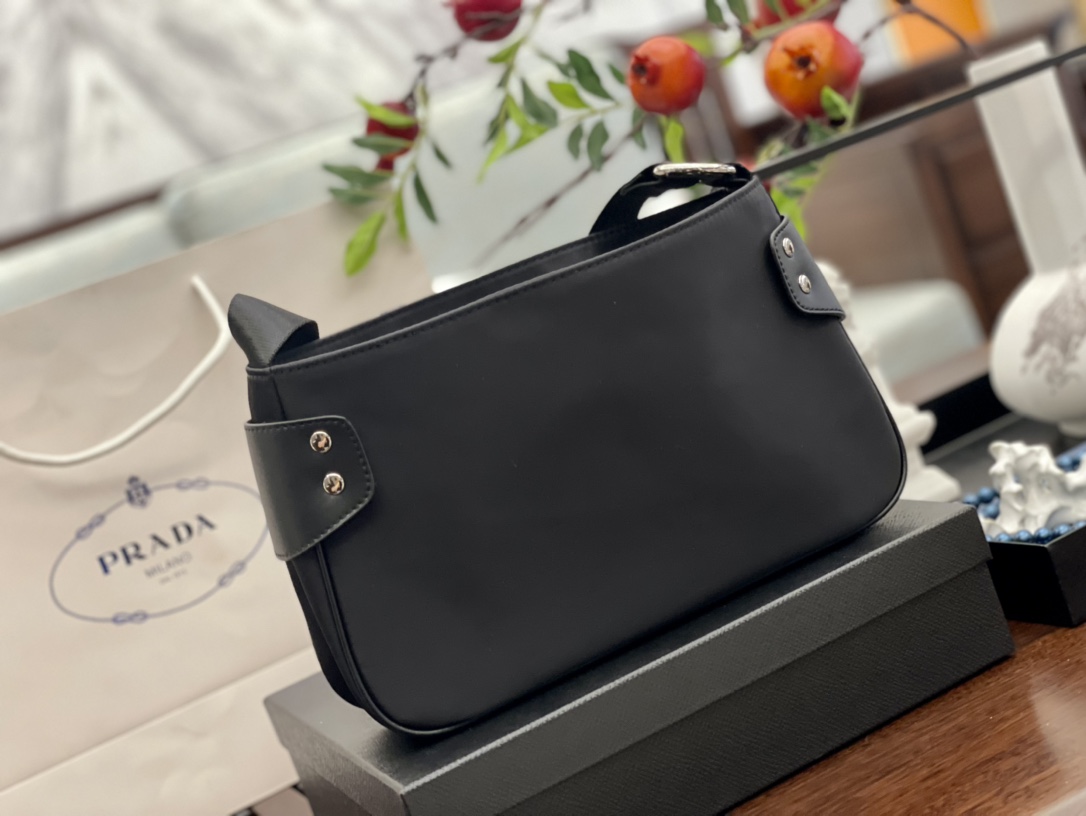 P style Vintage Shouder Bags-Luxeon