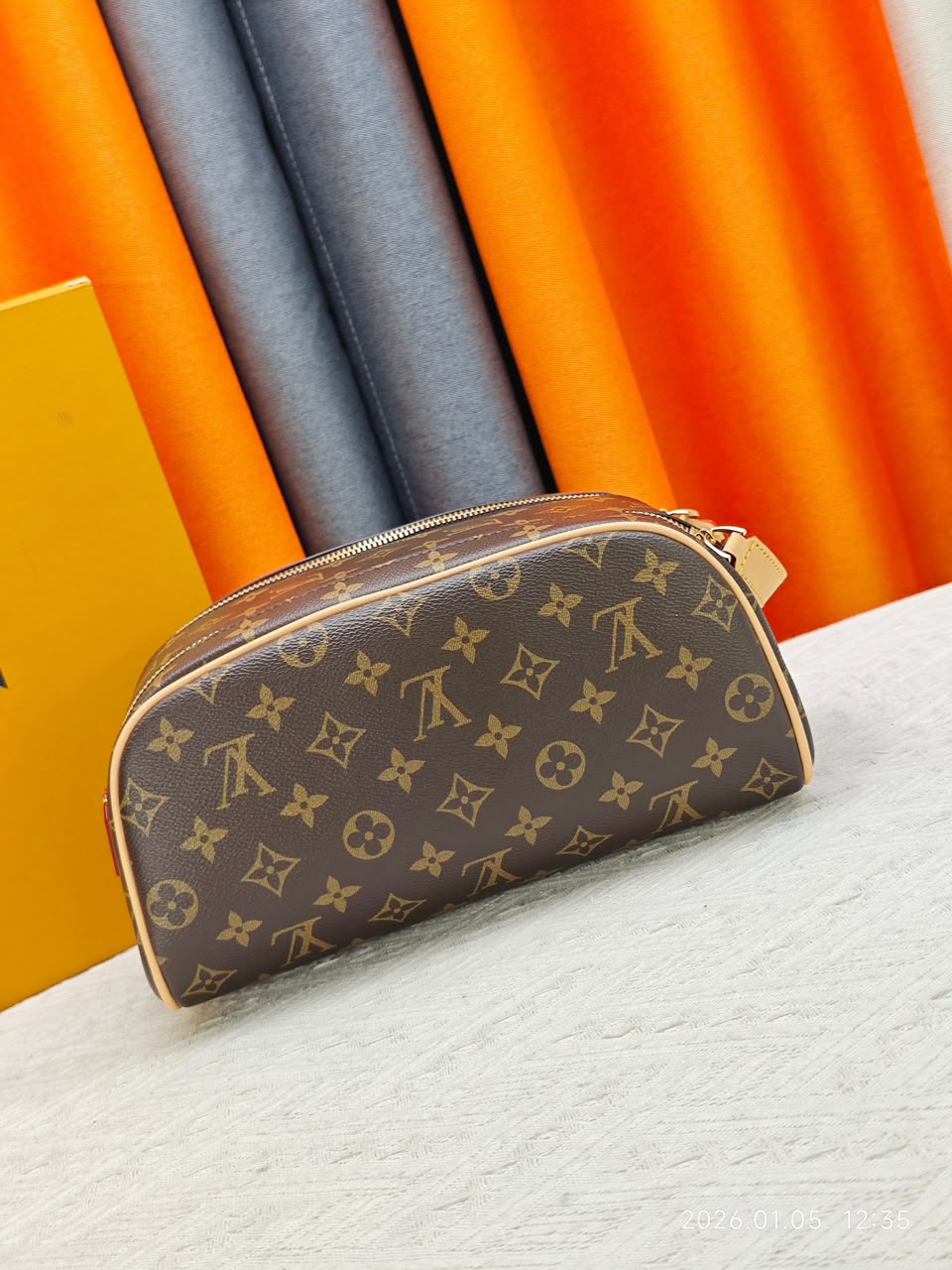handbag  28*15*16.5cm