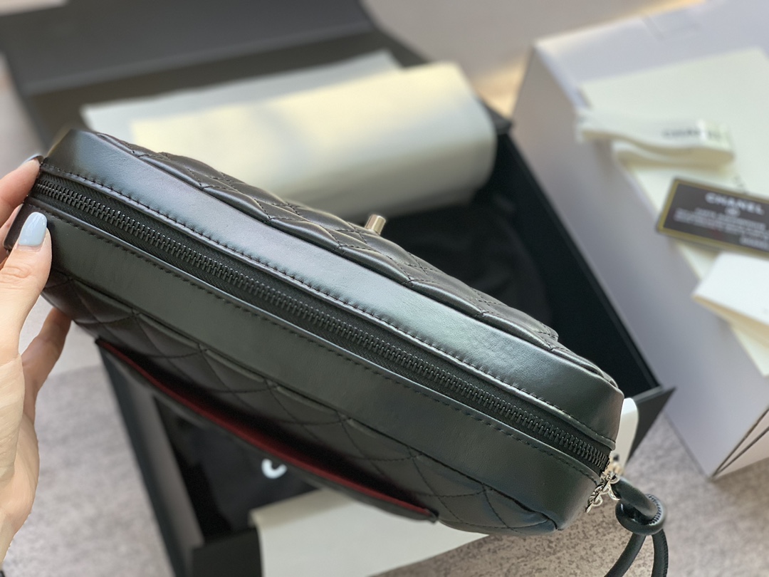 C style vintage handbag-Luxeon