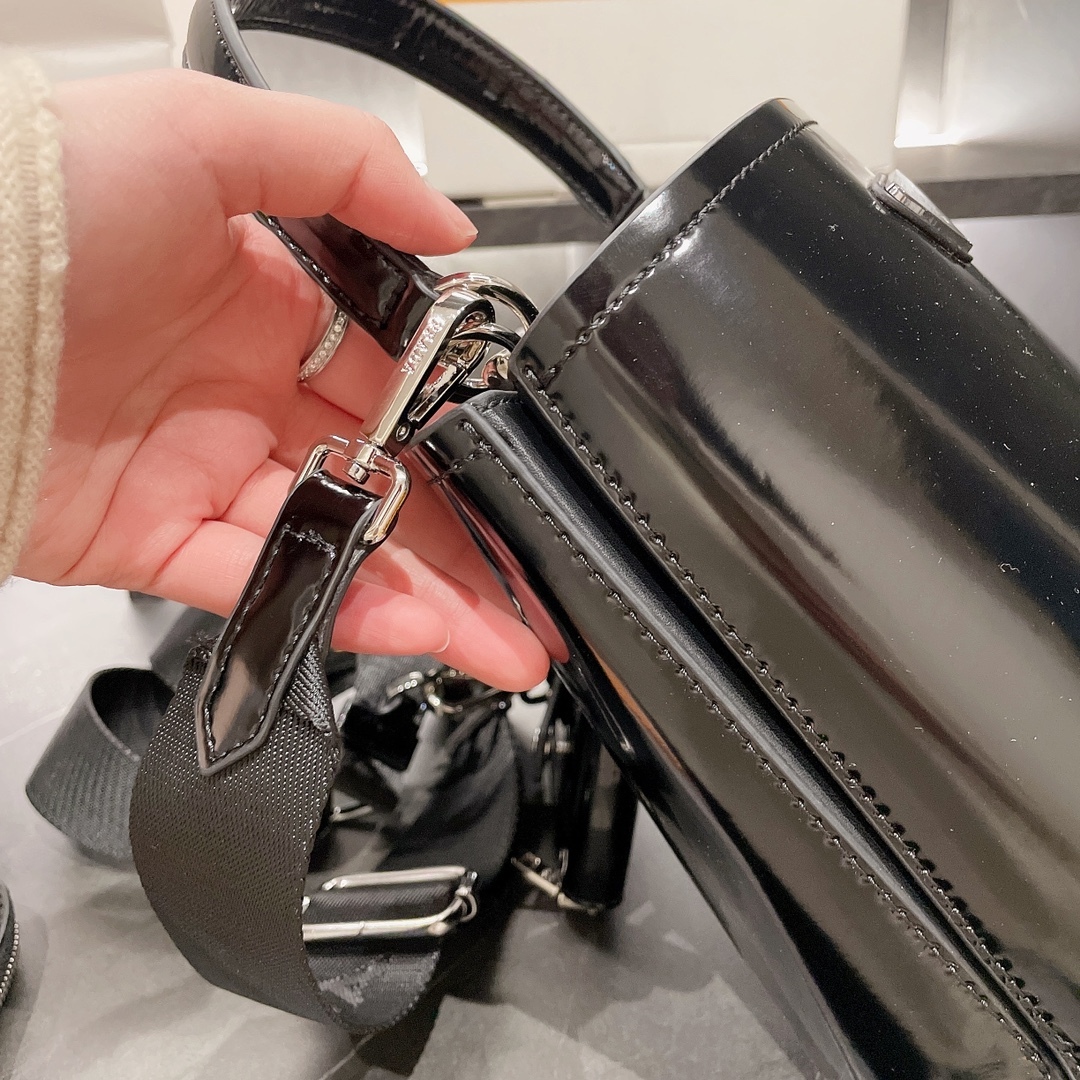 P style Bucket bags Two In One Patent Leather-Luxeon