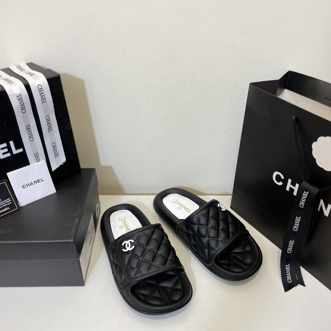 C style Air Bubble Flat Slippers-Luxeon