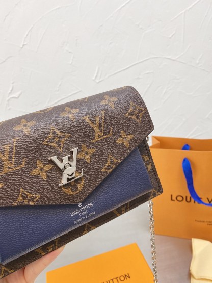 L style bag Shoulder Bags-Luxeon