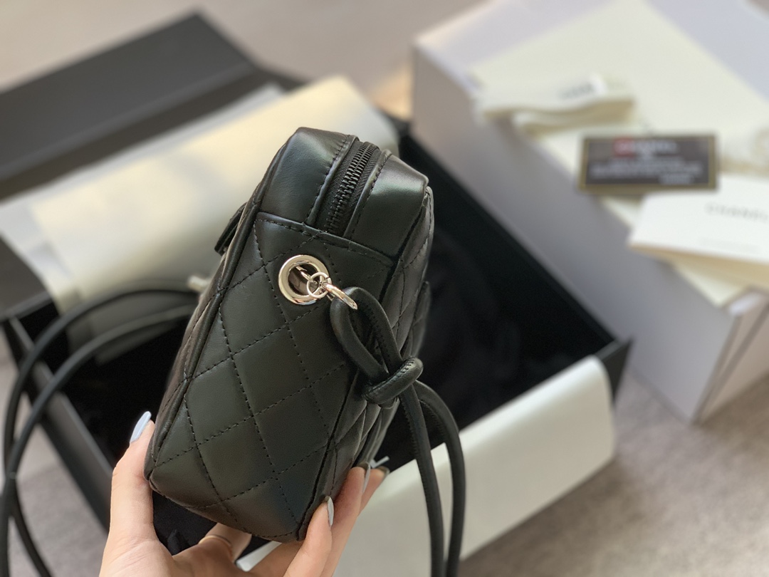 C style vintage handbag-Luxeon