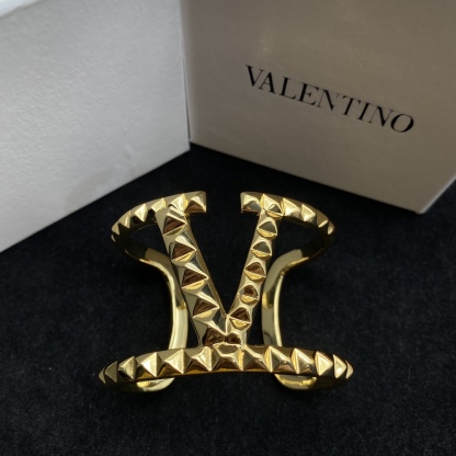 Valentino Classic Fashion Bracelet-Luxeon