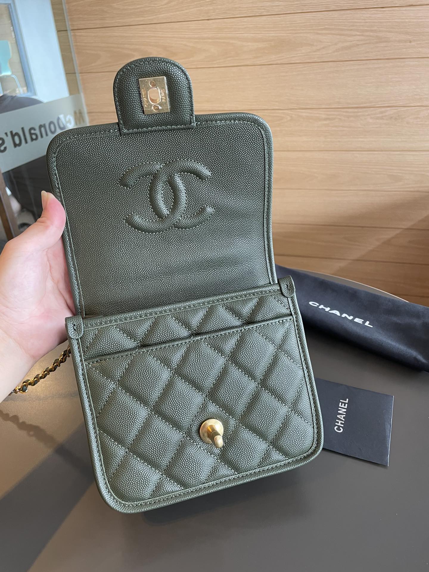 C style 22k handbag-Luxeon