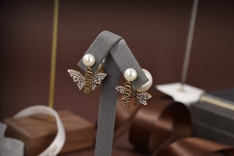 D style's New Bee Earrings Are Beautiful And Romantic-Luxeon