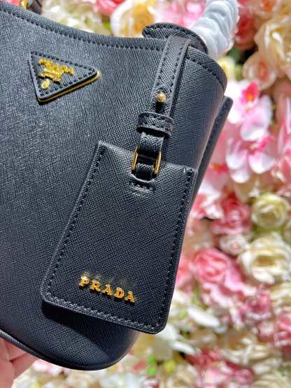 P style Bucket Tote Bags-Luxeon