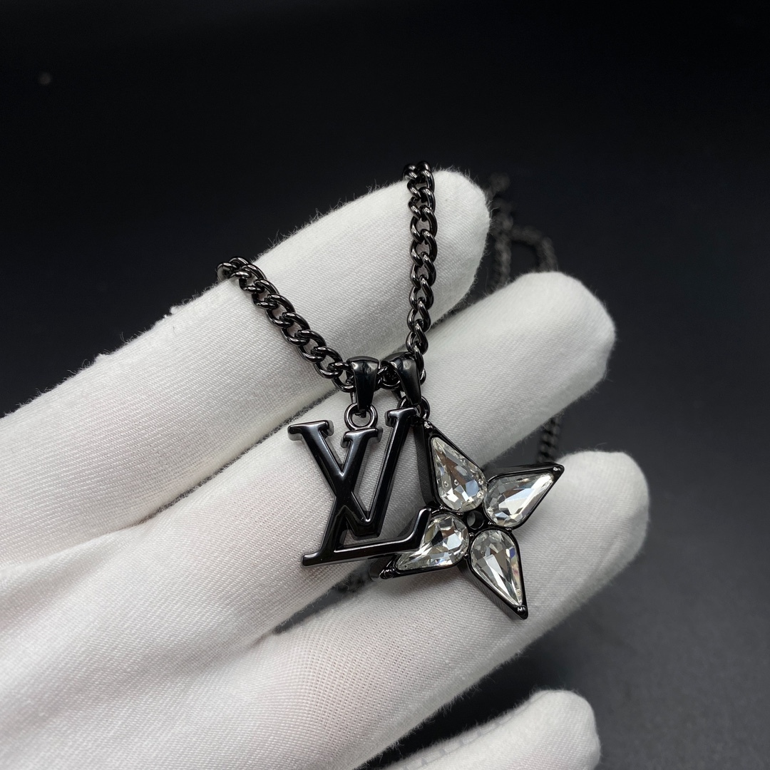 L style New ACC Black Gold Necklace-Luxeon