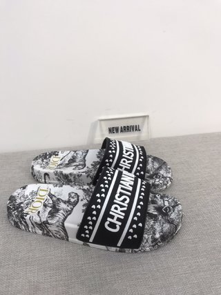 D style's New Flat Bottom Comfortable Non-slip Slippers-Luxeon