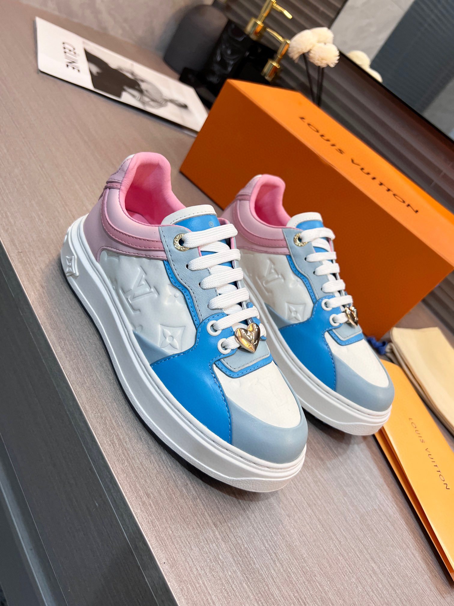 L style trendy women sneakers casual shoes-Luxeon