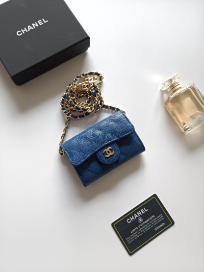 Small leather bag with caviar pattern 11.3*7.5*2.1CM